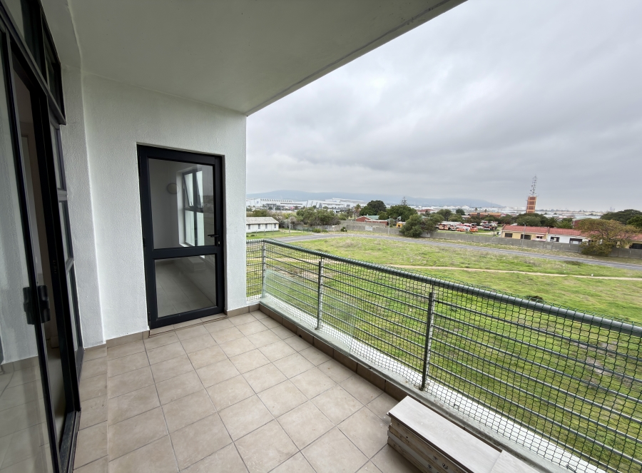 1 Bedroom Property for Sale in Royal Ascot Western Cape